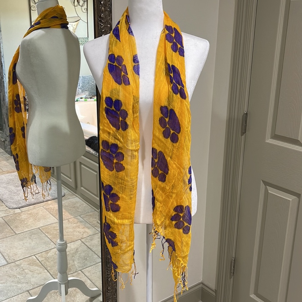 LSU scarf - Picture 2 of 6